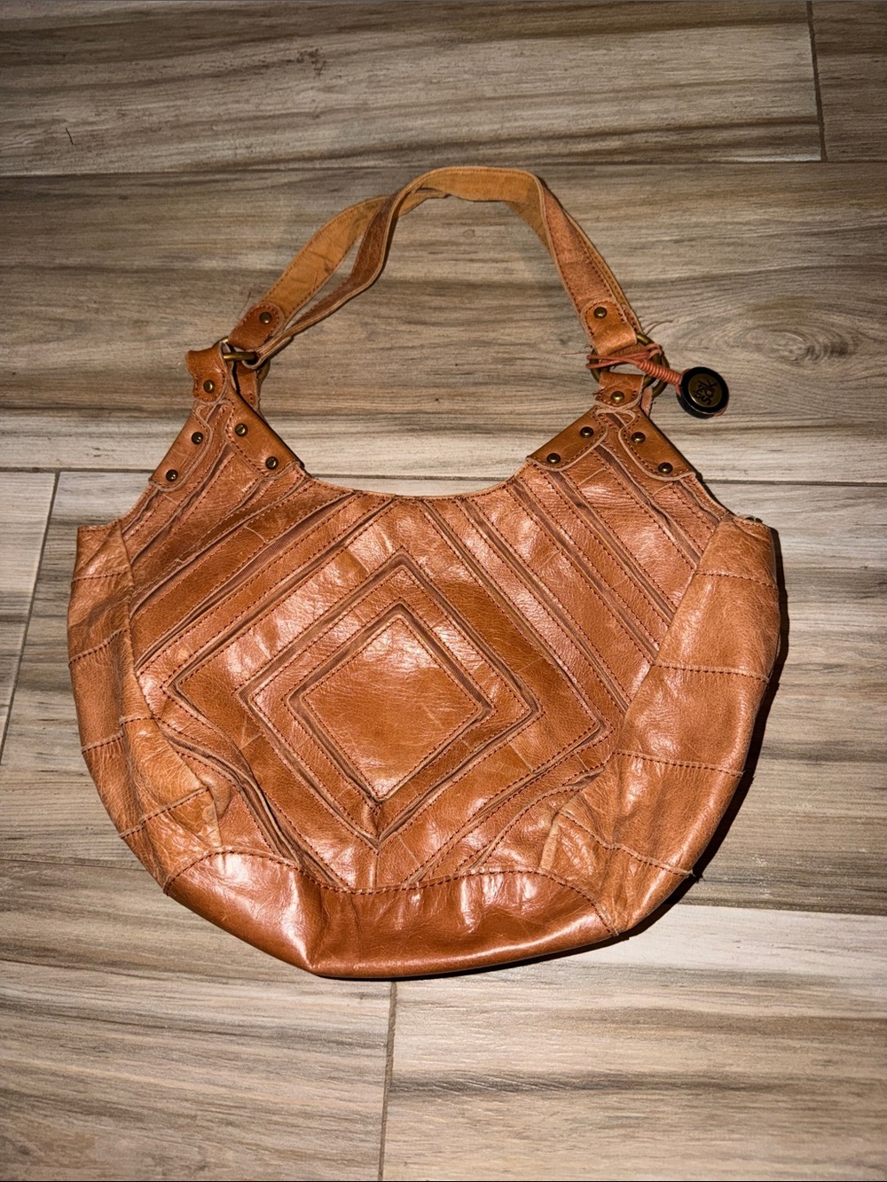 The Sak Tan Leather Hobo Handbag - Classic Women's Shoulder Bag